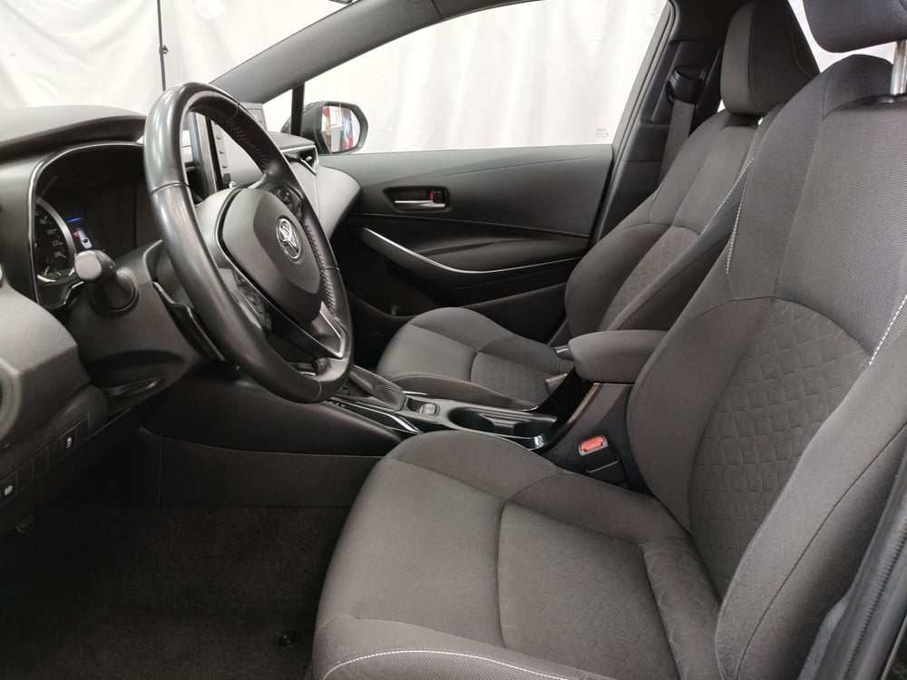 Toyota Corolla Touring Sports usata a Roma (16)