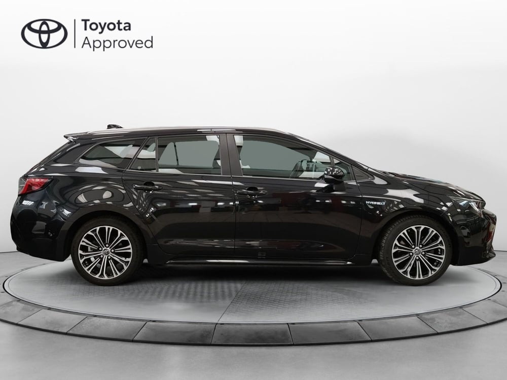 Toyota Corolla Touring Sports usata a Roma (18)