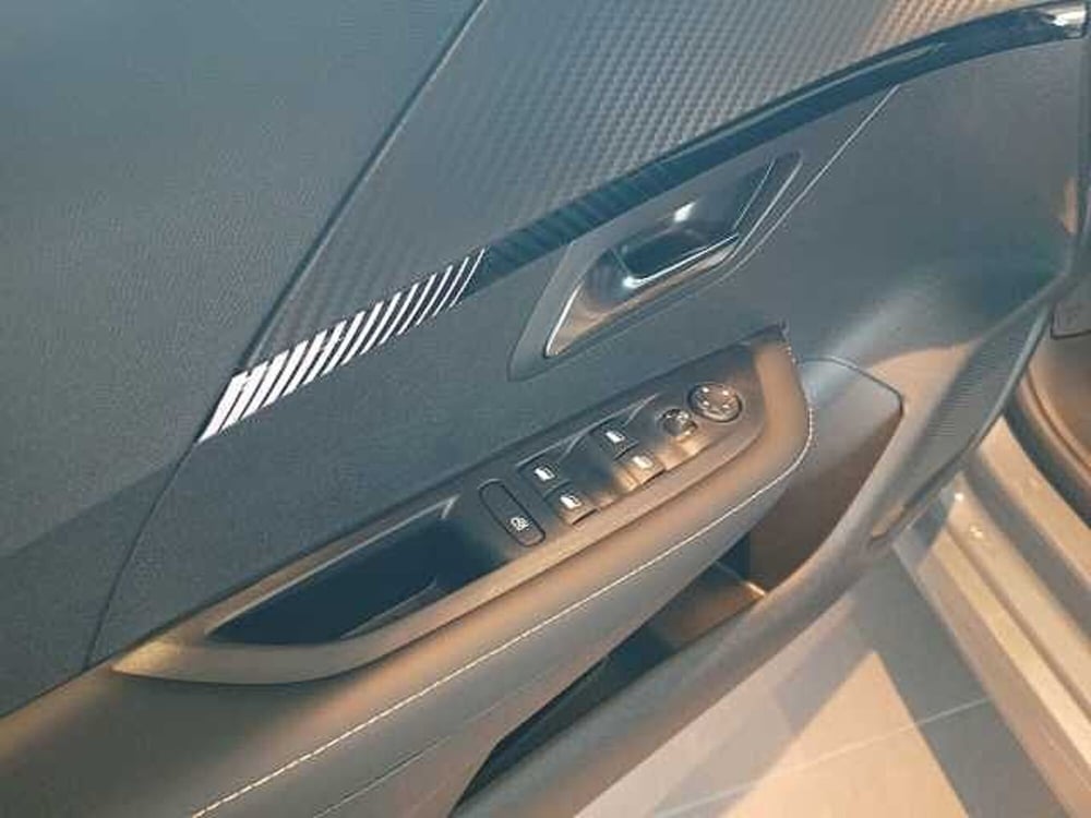 Peugeot 208 nuova a Forlì-Cesena (17)