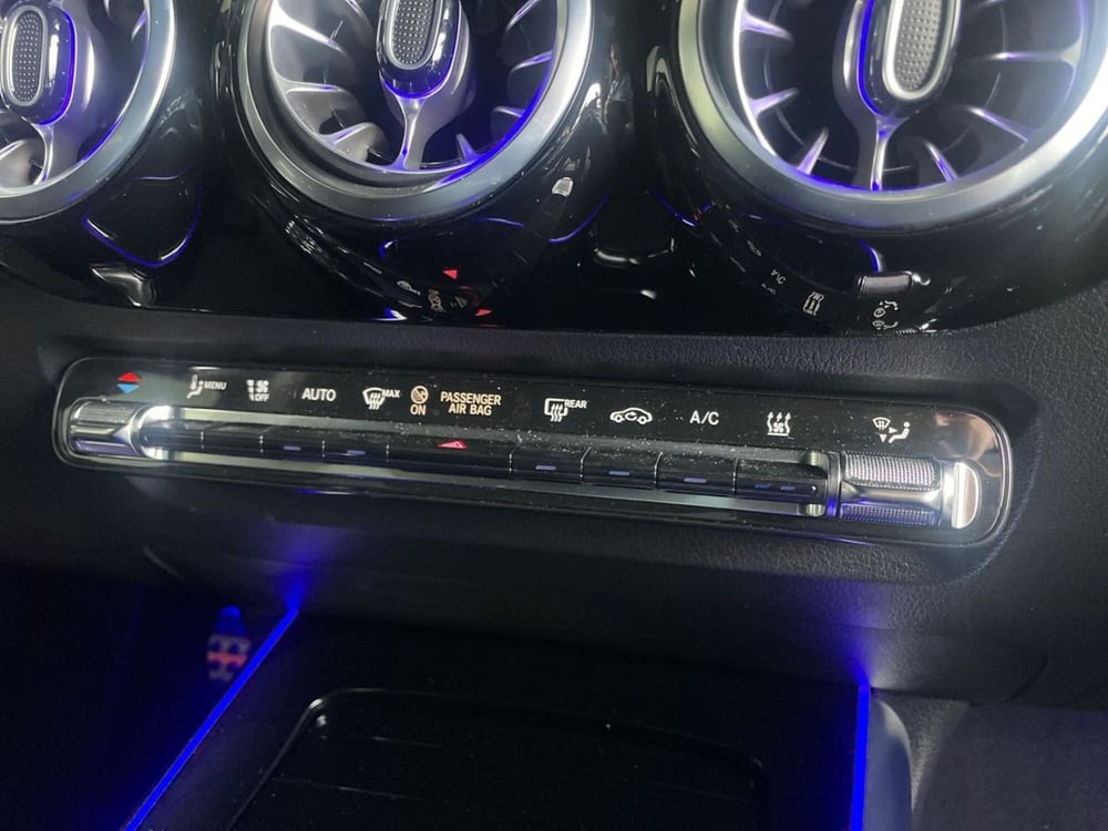 Mercedes-Benz EQA usata a Bergamo (13)
