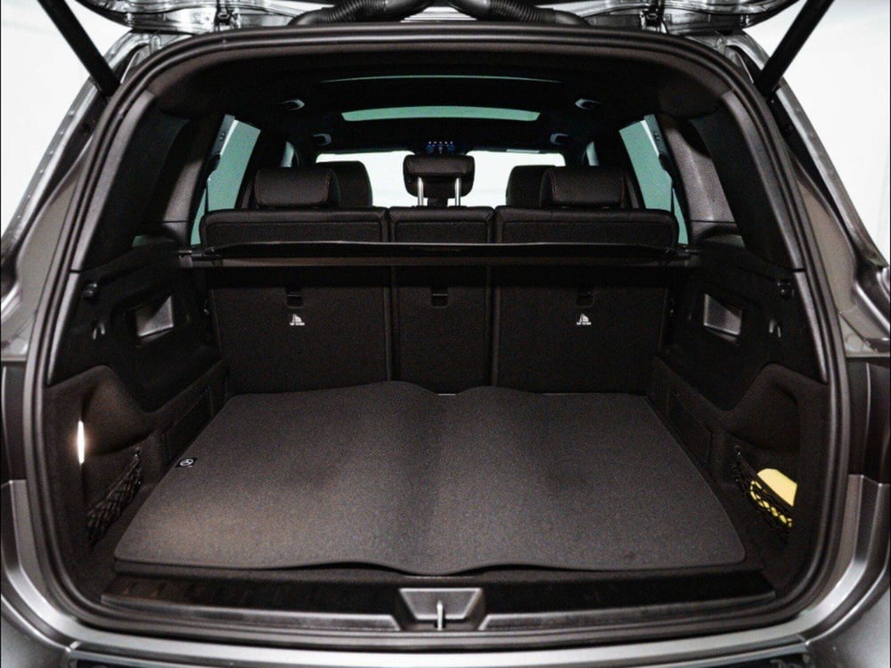 Mercedes-Benz GLB nuova a Macerata (10)