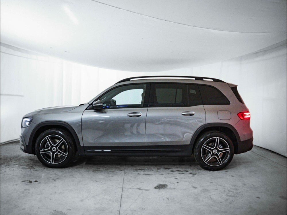 Mercedes-Benz GLB nuova a Macerata (2)