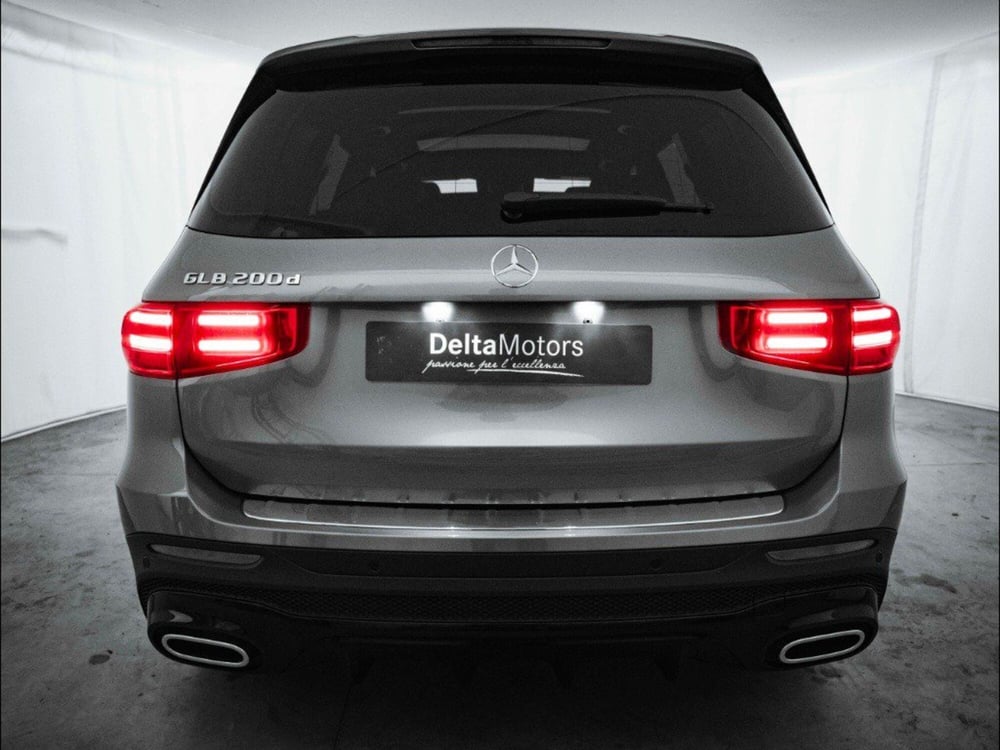Mercedes-Benz GLB nuova a Macerata (3)