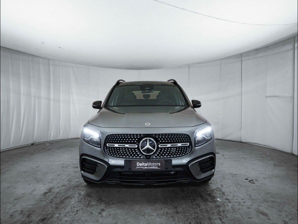 Mercedes-Benz GLB nuova a Macerata (5)