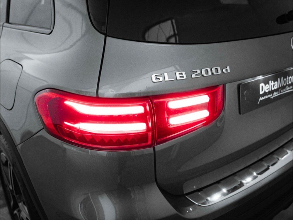 Mercedes-Benz GLB nuova a Macerata (8)
