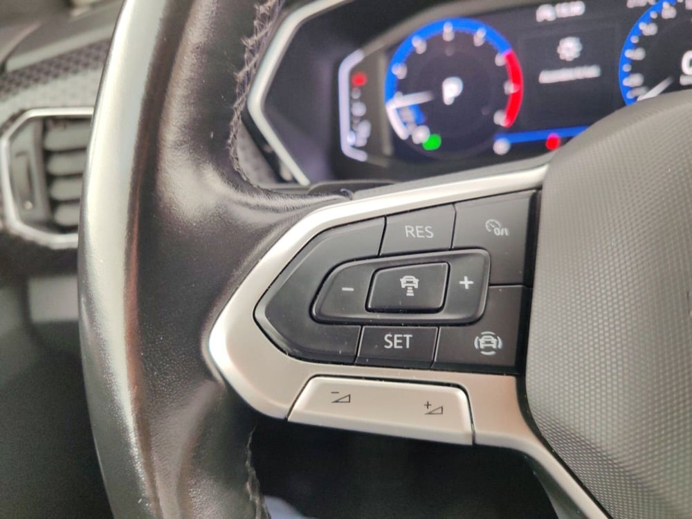 Volkswagen T-Cross usata a Massa-Carrara (13)