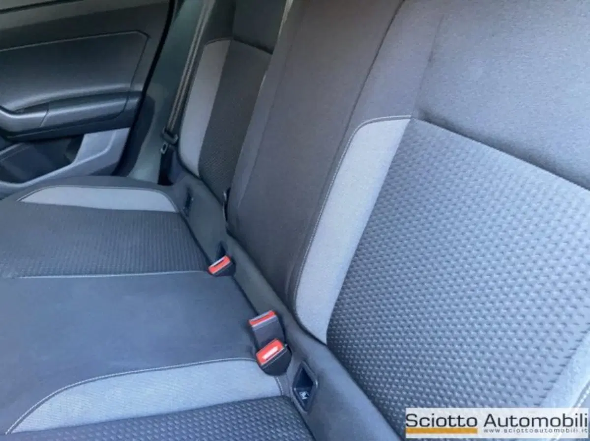 Volkswagen Taigo usata a Messina (12)