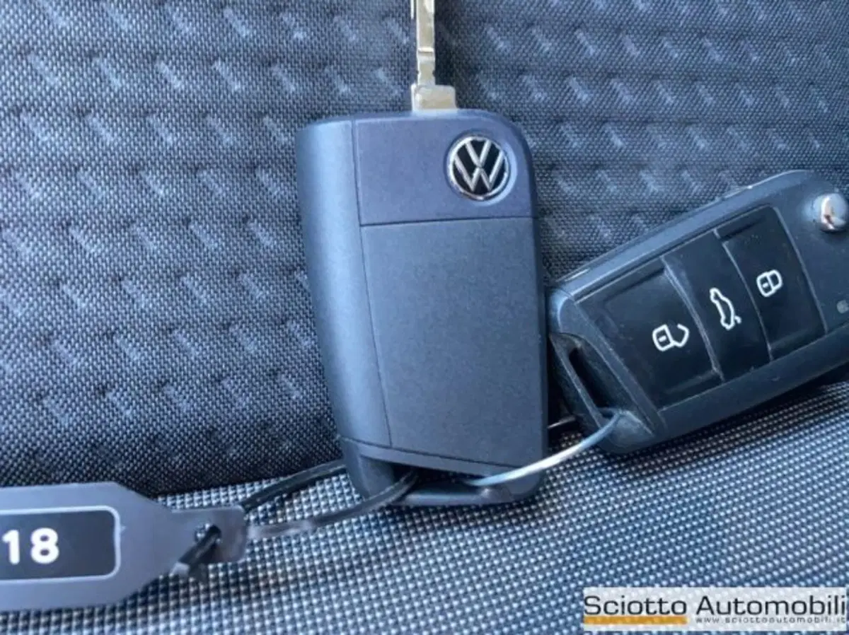 Volkswagen Taigo usata a Messina (18)