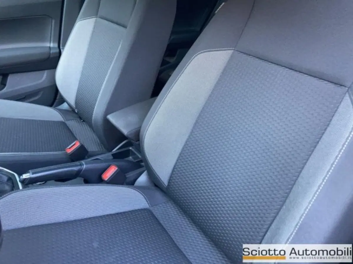 Volkswagen Taigo usata a Messina (8)