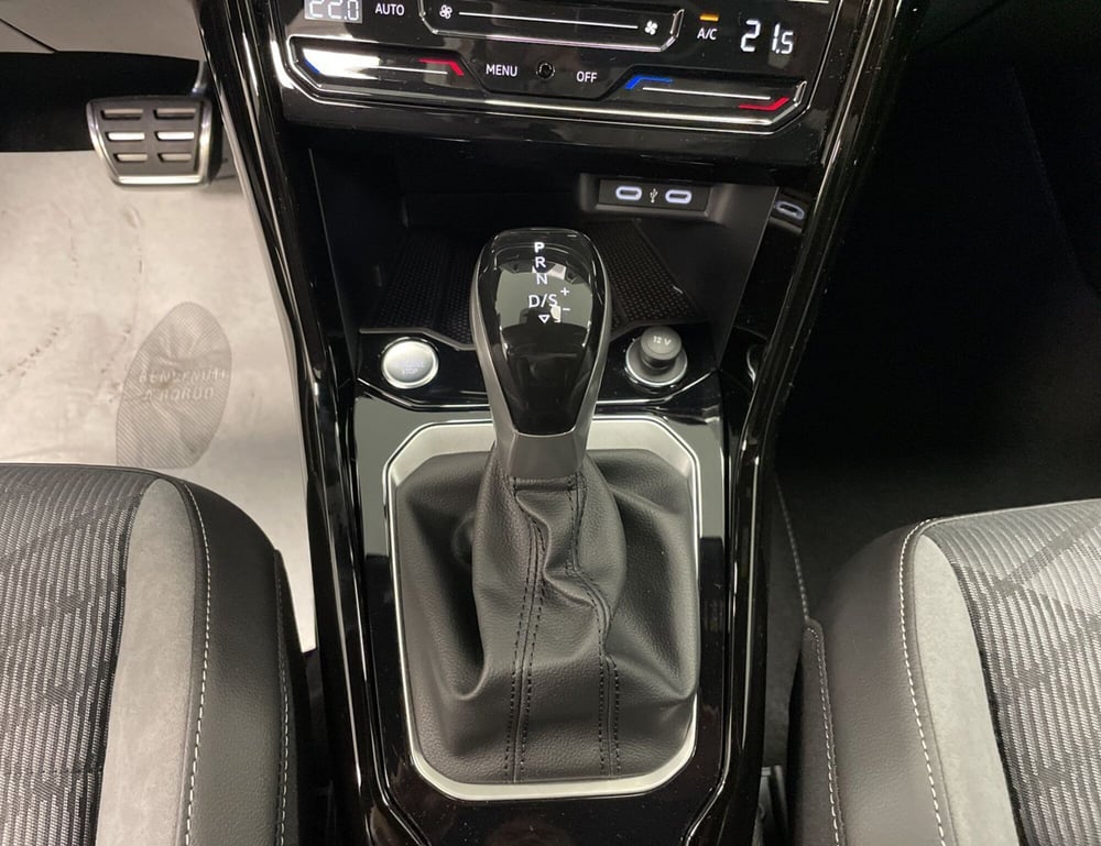 Volkswagen T-Roc nuova a Varese (16)