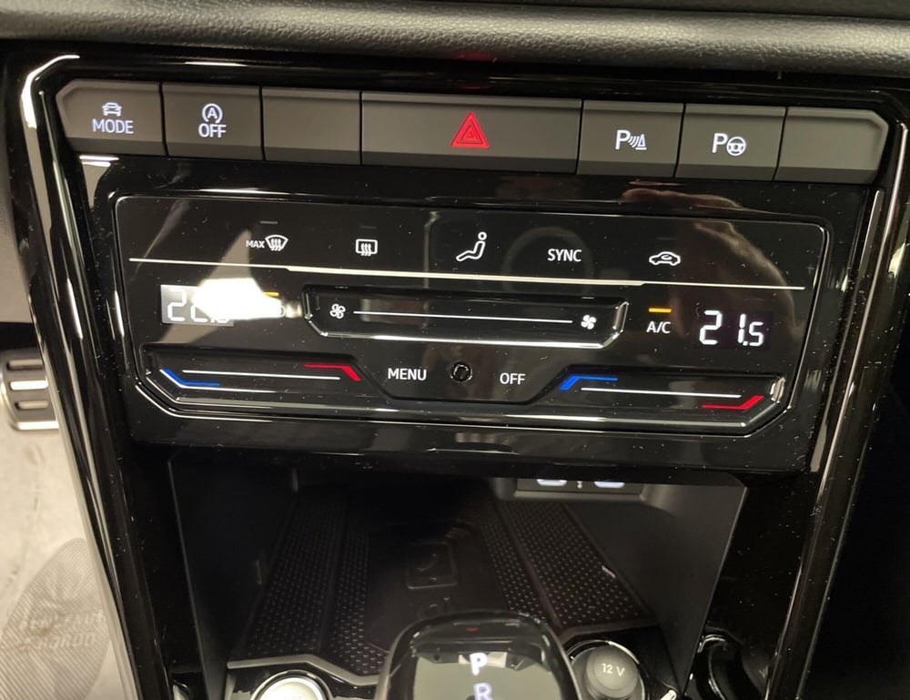 Volkswagen T-Roc nuova a Varese (17)