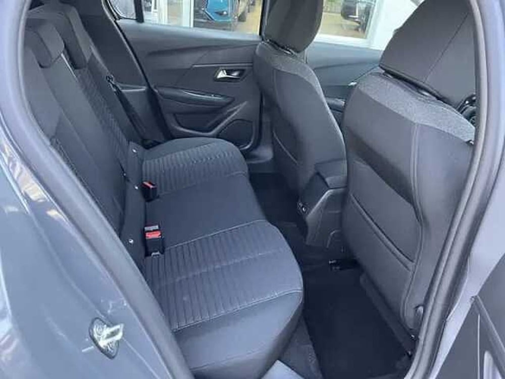 Peugeot 208 nuova a Milano (10)