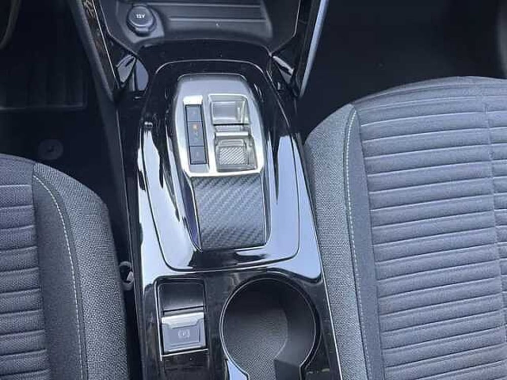 Peugeot 208 nuova a Milano (14)