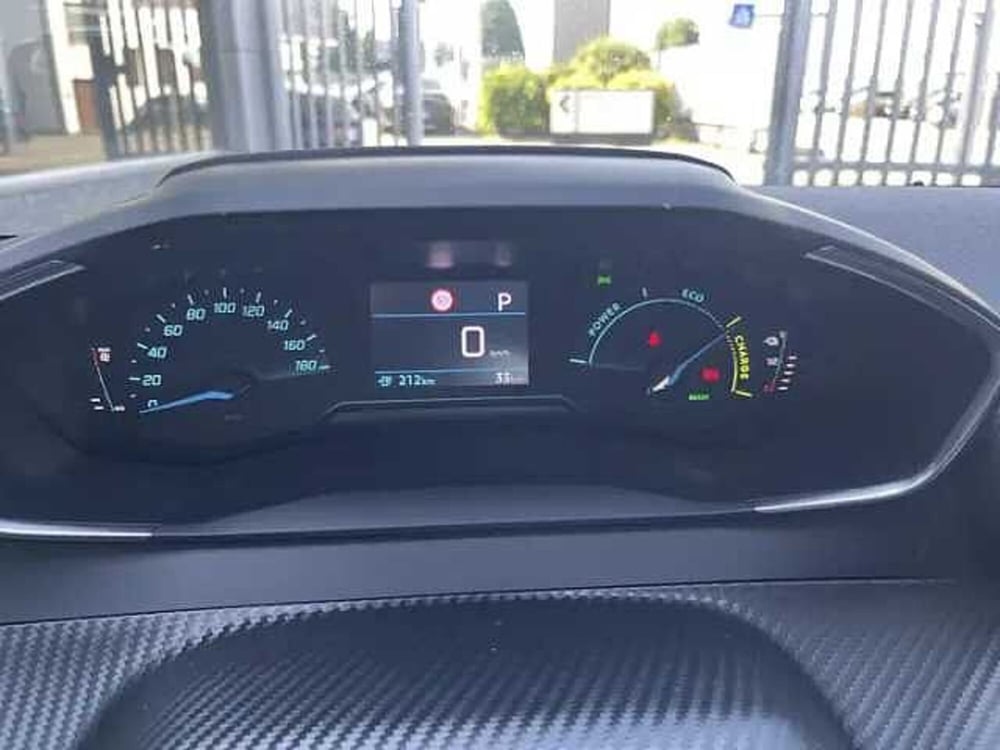 Peugeot 208 nuova a Milano (15)