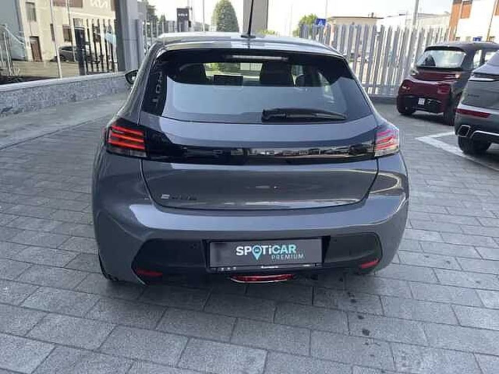 Peugeot 208 nuova a Milano (6)