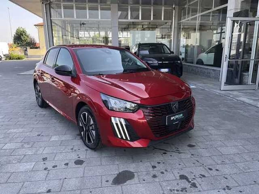 Peugeot 208 nuova a Milano
