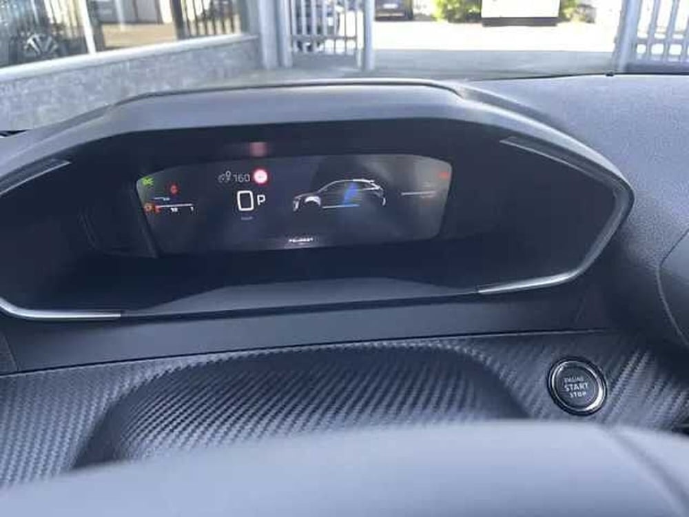 Peugeot 208 nuova a Milano (14)