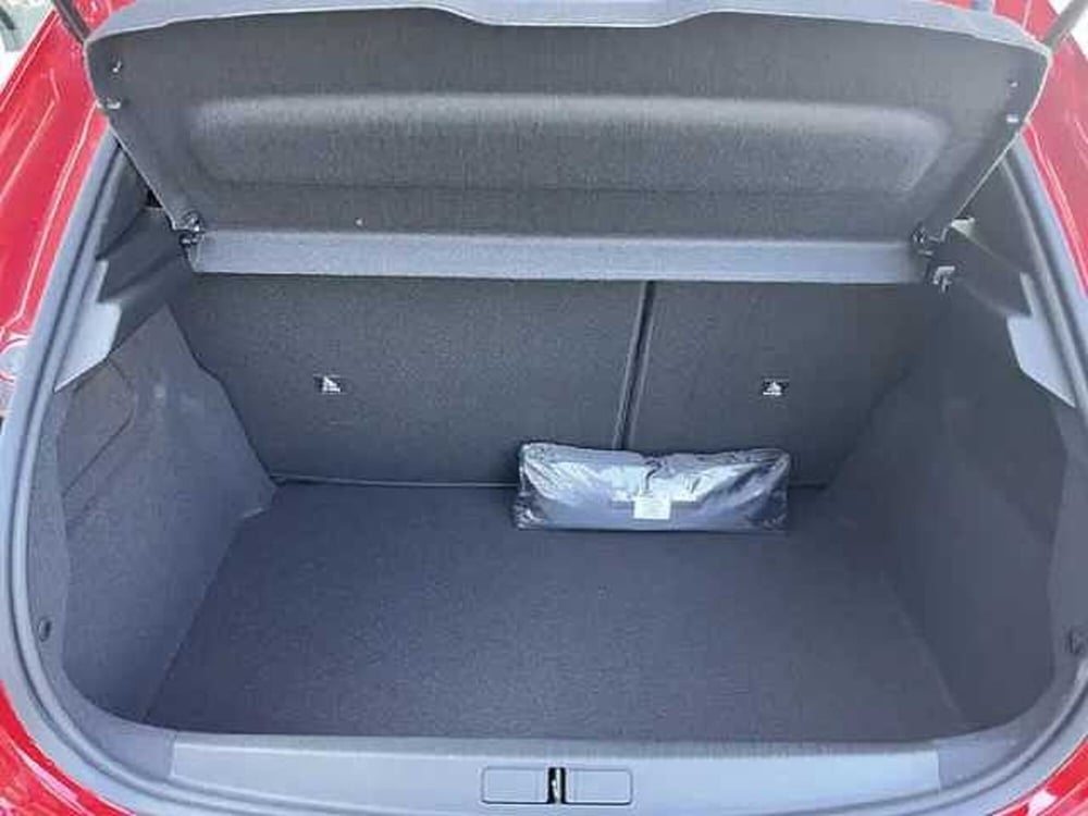 Peugeot 208 nuova a Milano (7)