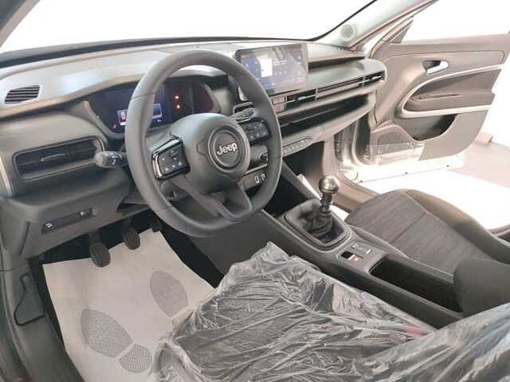 Jeep Avenger nuova a Teramo (17)