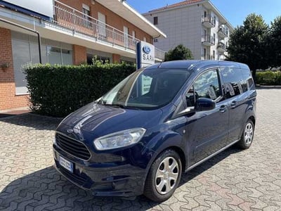 Ford Tourneo Courier 1.5 TDCI 75 CV Plus N1 del 2016 usata a Airasca