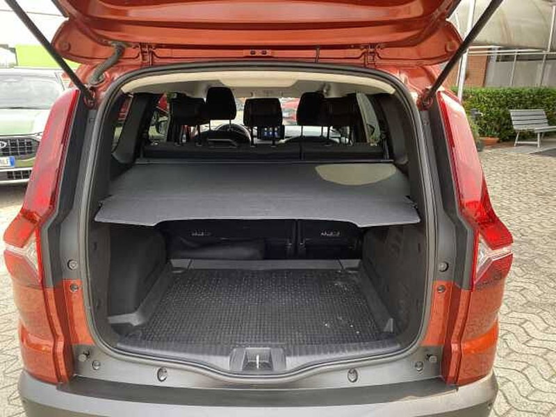 Dacia Jogger usata a Torino (12)