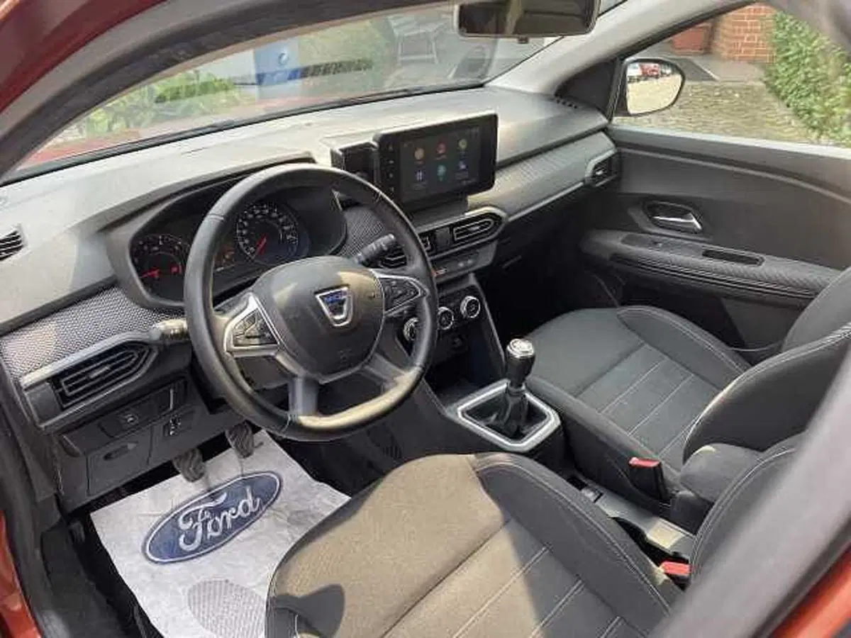 Dacia Jogger usata a Torino (9)