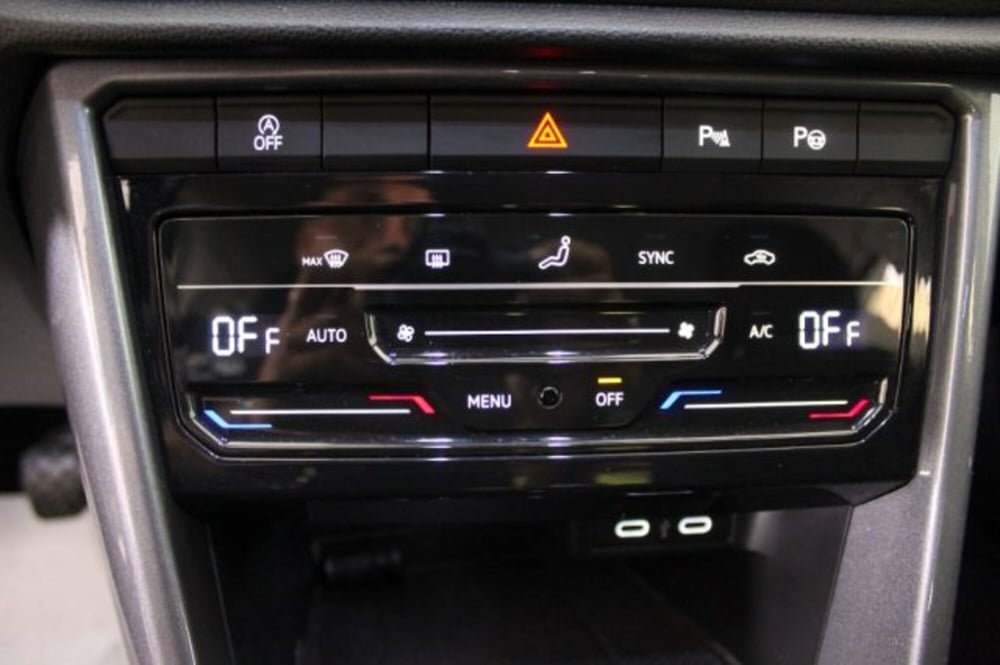 Volkswagen T-Roc usata a Novara (13)