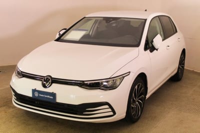 Volkswagen Golf 2.0 TDI SCR Life del 2022 usata a Paruzzaro