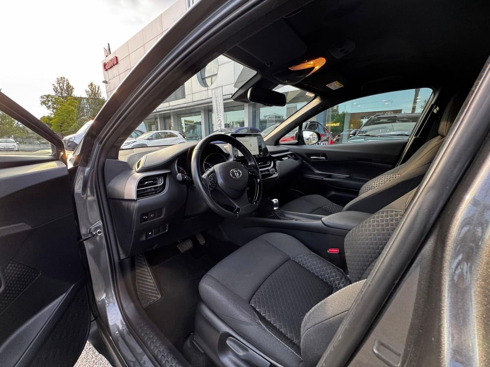 Toyota Toyota C-HR usata a Modena (13)
