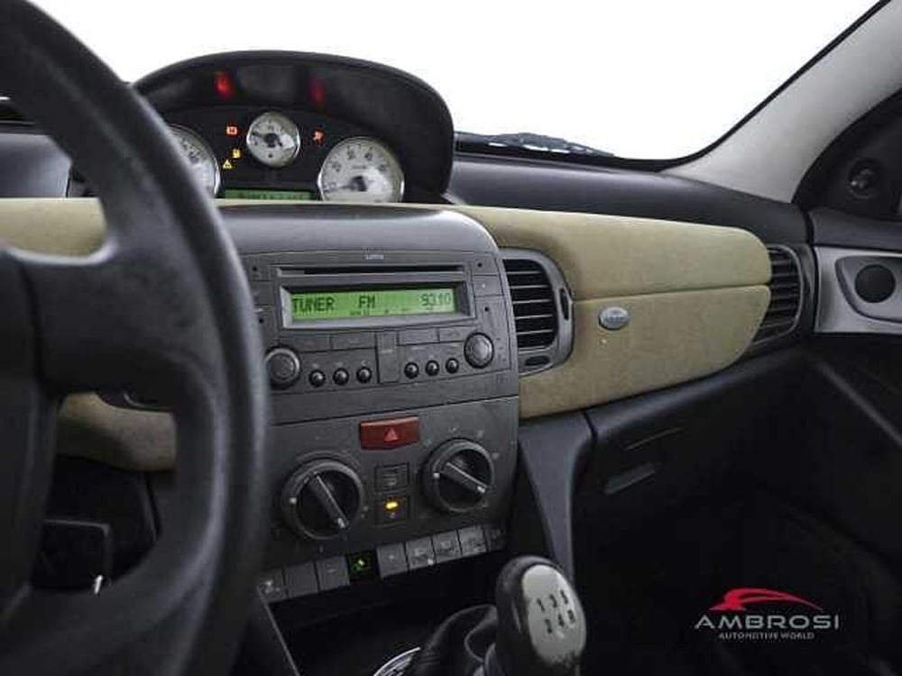 Lancia Ypsilon usata a Viterbo (18)