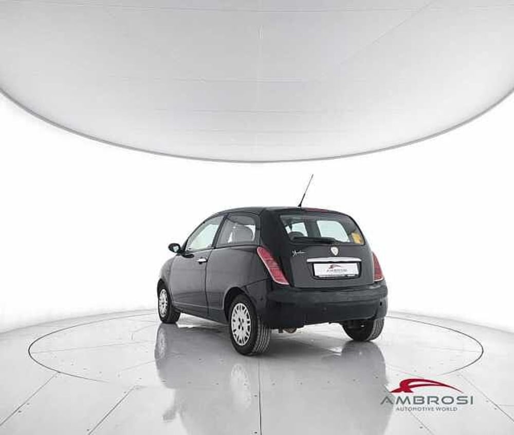 Lancia Ypsilon usata a Viterbo (4)