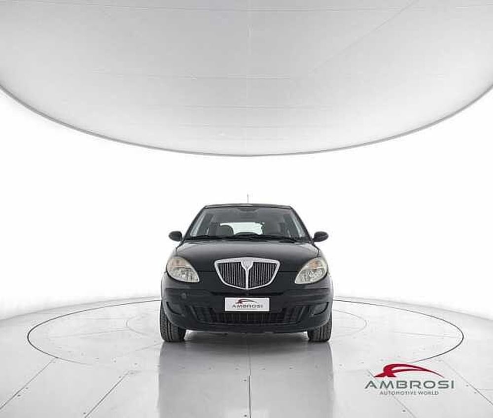 Lancia Ypsilon usata a Viterbo (5)