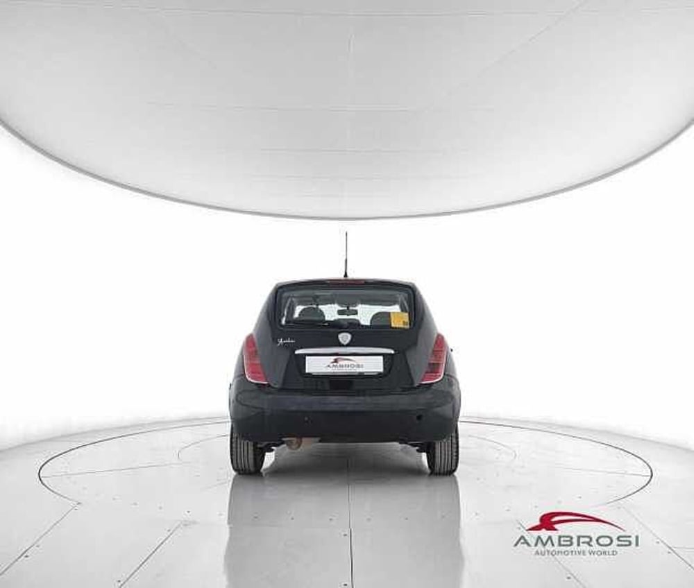 Lancia Ypsilon usata a Viterbo (6)
