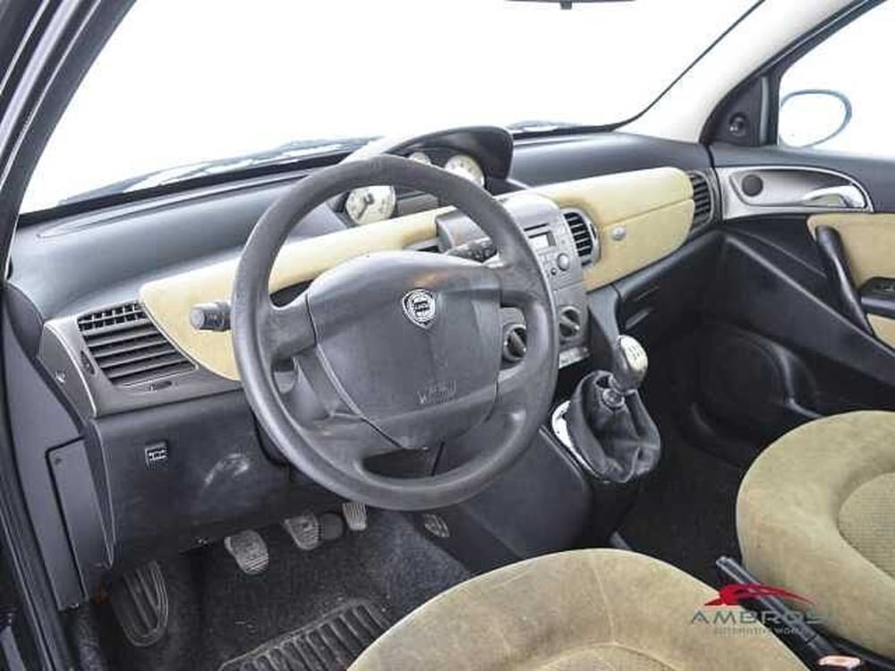 Lancia Ypsilon usata a Viterbo (8)