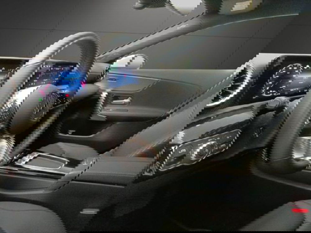 Mercedes-Benz Classe A usata a Milano (13)