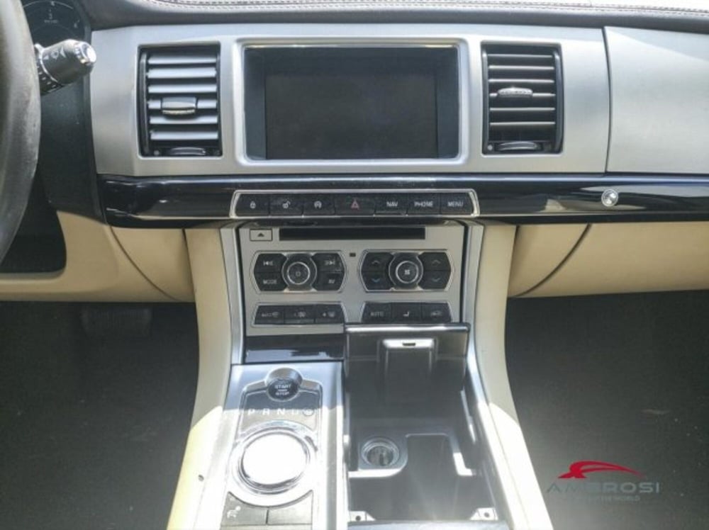 Jaguar XF usata a Perugia (13)