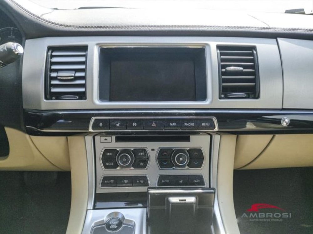 Jaguar XF usata a Perugia (14)