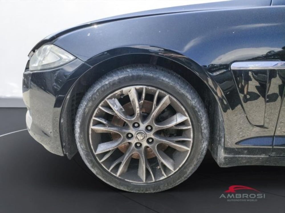 Jaguar XF usata a Perugia (15)