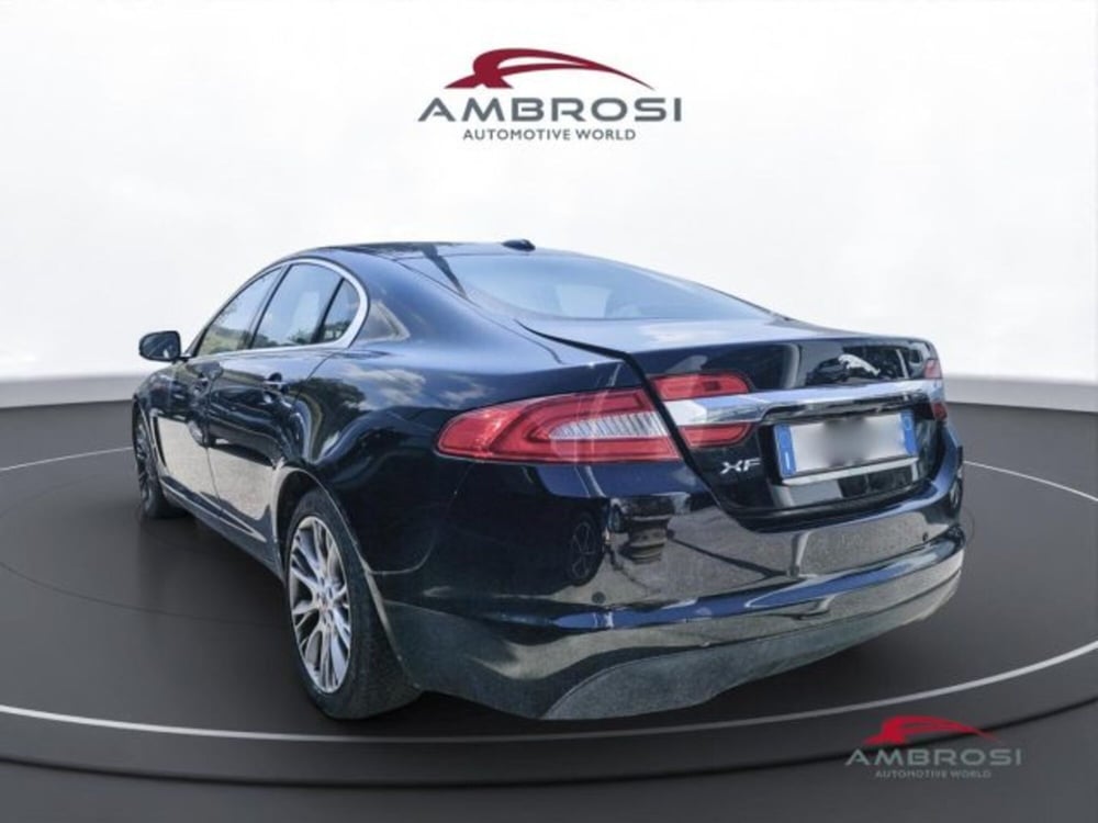 Jaguar XF usata a Perugia (4)
