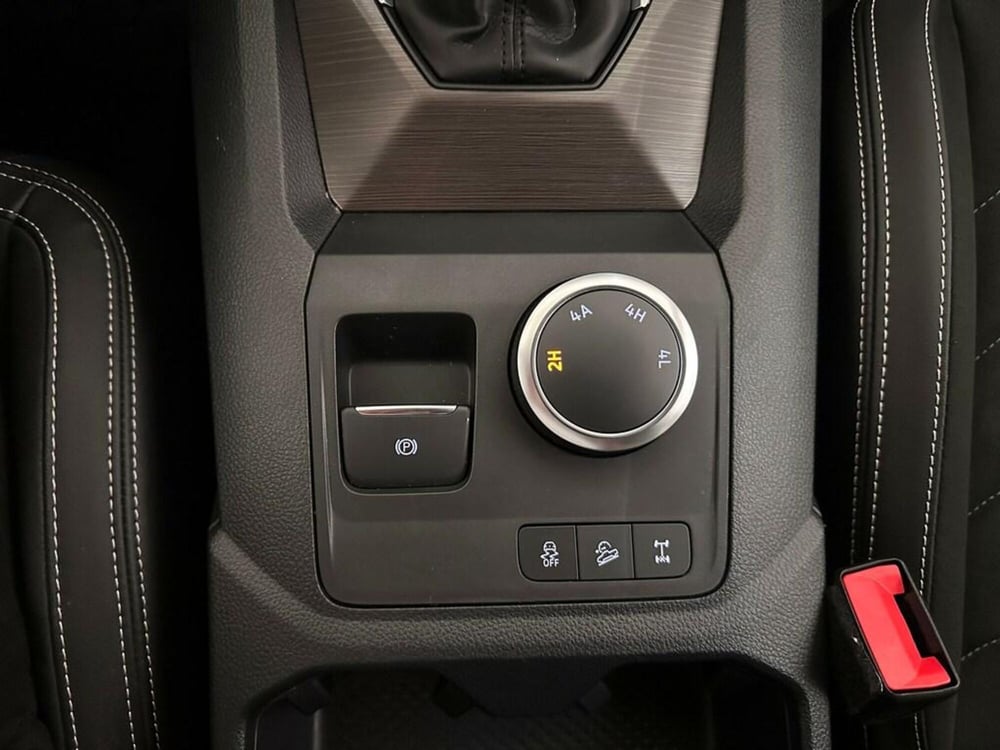 Volkswagen Amarok usata a Varese (15)
