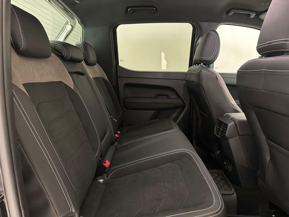 Volkswagen Amarok usata a Varese (5)