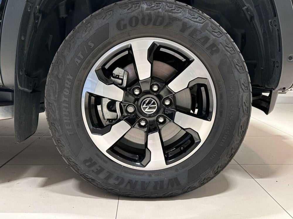 Volkswagen Amarok usata a Varese (9)