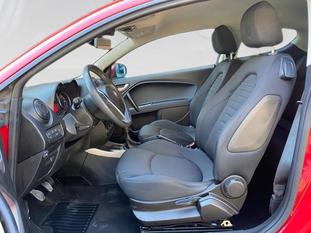 Alfa Romeo MiTo usata a Torino (7)