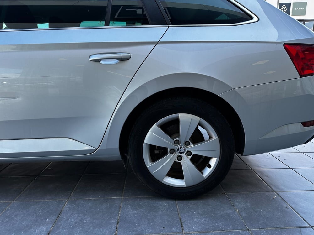Skoda Superb Station Wagon usata a Frosinone (7)