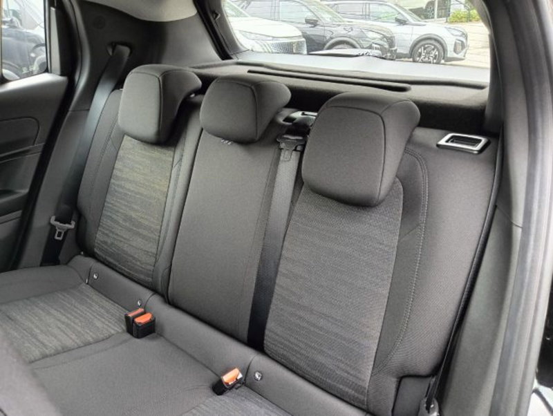 Jeep Avenger nuova a Brescia (9)