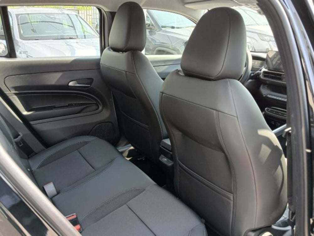Jeep Avenger nuova a Brescia (17)