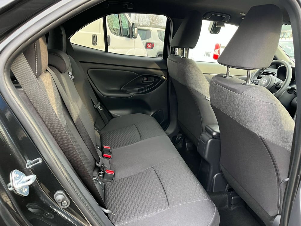Toyota Yaris Cross nuova a Milano (13)
