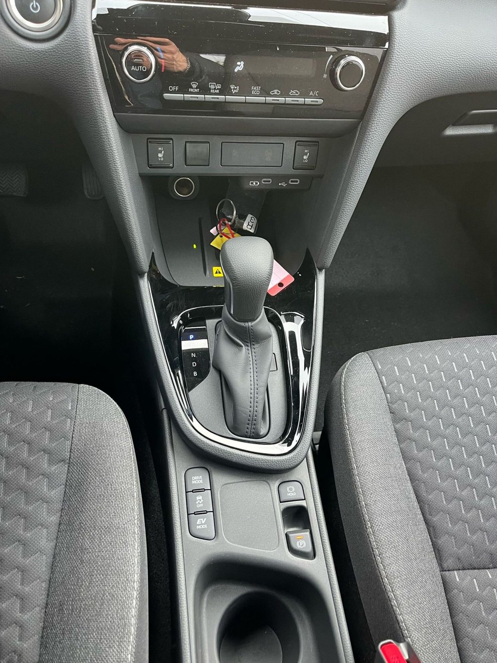 Toyota Yaris Cross nuova a Milano (16)