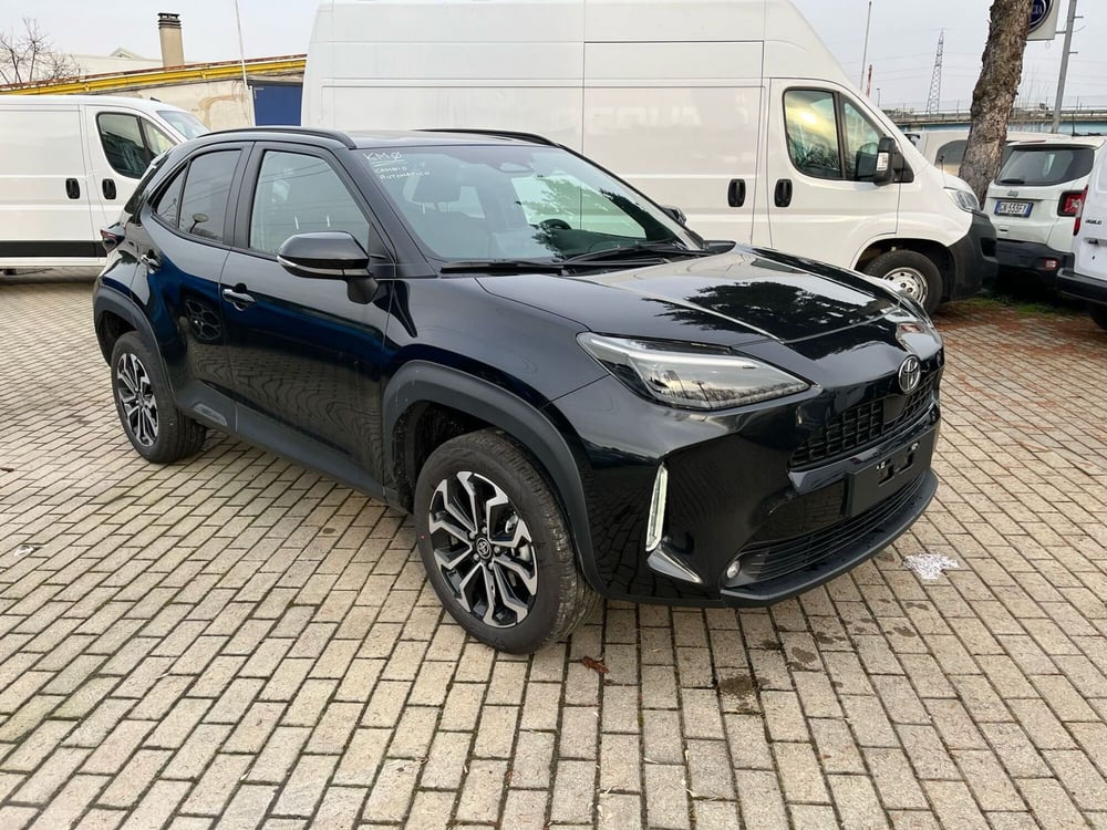 Toyota Yaris Cross nuova a Milano (2)