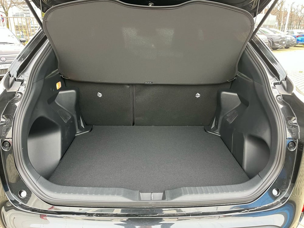 Toyota Yaris Cross nuova a Milano (9)
